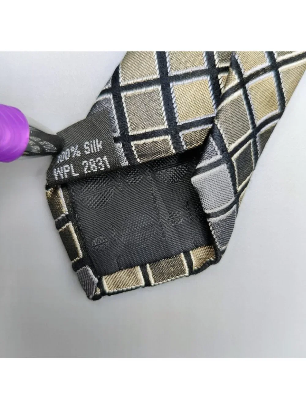 Perry Ellis Portfolio Mens Geometric Checkered Silk Tie (Fair/Good Condition)